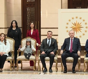 الرئيس التركي رجب طيب أردوغان يستقبل سفراء خمس دول من بينهم السفير اللبناني منير عانوتي